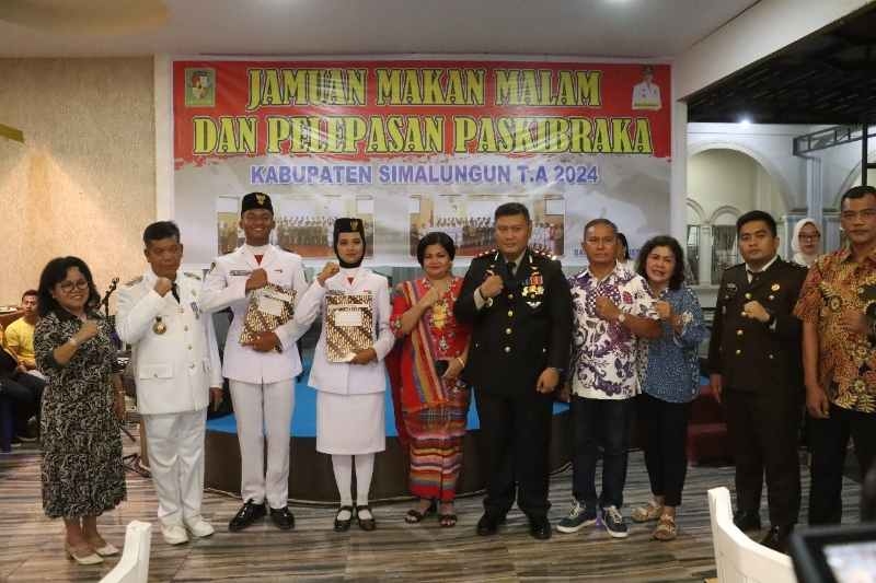 Kapolres Simalungun: Generasi Muda Jauhi Kenakalan Remaja dan Persiapkan Masa Depan Bangsa Kapolres Simalungun: Generasi Muda Jauhi Kenakalan Remaja dan Persiapkan Masa Depan Bangsa