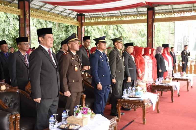 M. Firsada Hadiri Upacara Penurunan Bendera HUT ke-79 RI Berlangsung Khidmat M. Firsada Hadiri Upacara Penurunan Bendera HUT ke-79 RI Berlangsung Khidmat