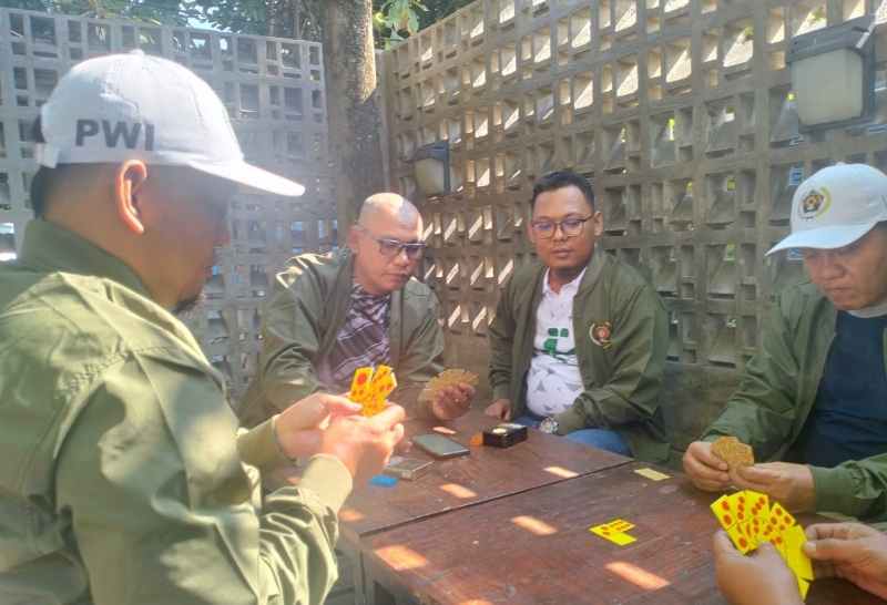 Tim Domino PWI Lampung Siap Berlaga dalam Ajang PORWANAS XIV Tim Domino PWI Lampung Siap Berlaga dalam Ajang PORWANAS XIV