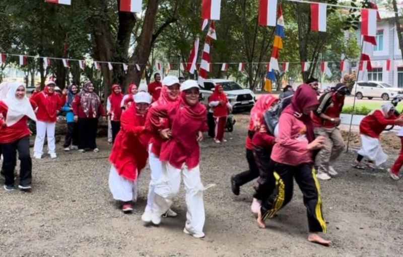Dinas Sosial AcehTamiang Meriahkan HUT RI ke-79 dengan Berbagai Perlombaan Dinas Sosial AcehTamiang Meriahkan HUT RI ke-79 dengan Berbagai Perlombaan