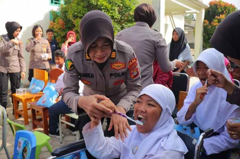 Polwan Polda Lampung gelar Bakti Kesehatan dalam rangka Hari Jadi Polwan ke-76 Polwan Polda Lampung gelar Bakti Kesehatan dalam rangka Hari Jadi Polwan ke-76