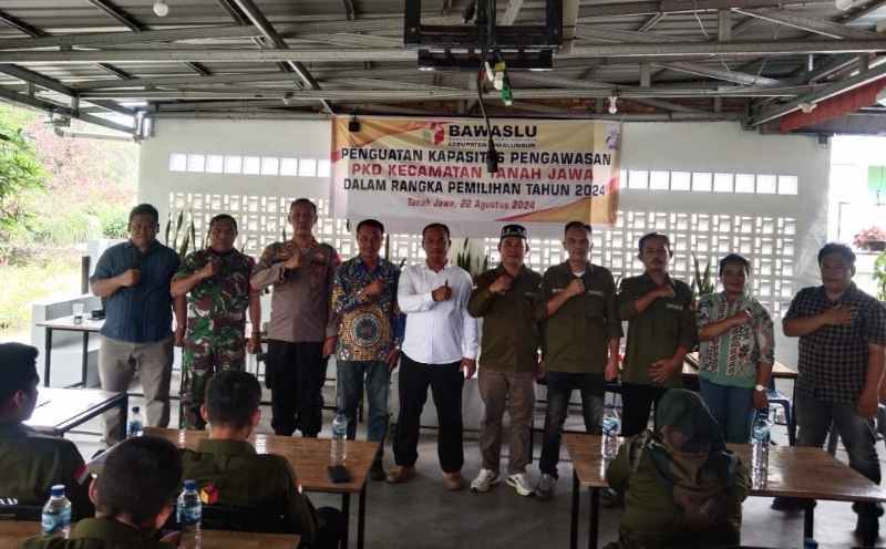 Kapolsek Hadiri Pembekalan Penguatan Kapasitas Pengawas PKD di Kecamatan Tanah Jawa Kapolsek Hadiri Pembekalan Penguatan Kapasitas Pengawas PKD di Kecamatan Tanah Jawa