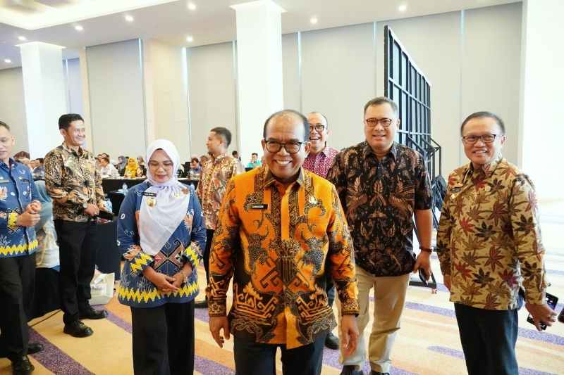 Pj. Gubernur Samsudin Soroti Pentingnya Memahami Undang-Undang No.6 Tahun 2023 Pj. Gubernur Samsudin Soroti Pentingnya Memahami Undang-Undang No.6 Tahun 2023