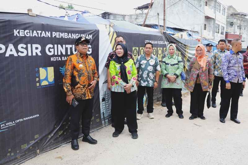 Pj. Gubernur Samsudin Tinjau Pembangunan Pasar Pasir Gintung, Diharapkan Diresmikan Akhir Agustus 2024 Pj. Gubernur Samsudin Tinjau Pembangunan Pasar Pasir Gintung, Diharapkan Diresmikan Akhir Agustus 2024