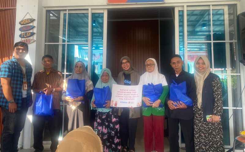 Program Jaga Bersama, 100 Paket Nutrisi Dibagikan ke Lansia di 7 Kelurahan Bandarlampung Program Jaga Bersama, 100 Paket Nutrisi Dibagikan ke Lansia di 7 Kelurahan Bandarlampung