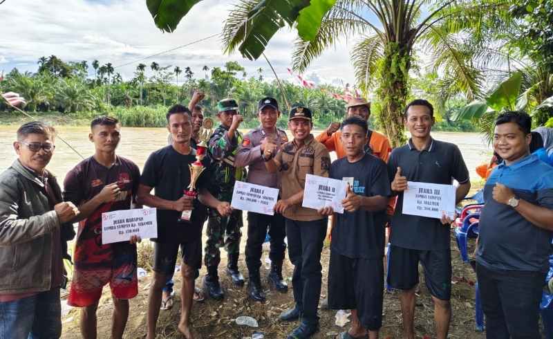 Desa Sekumur Kecamatan Sekerak Gelar Lomba Sampan dalam HUT RI ke-79 Desa Sekumur Kecamatan Sekerak Gelar Lomba Sampan dalam HUT RI ke-79
