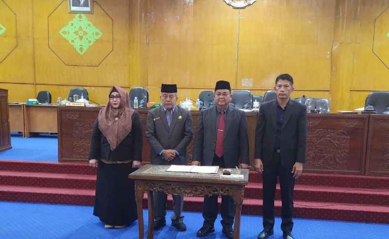 Pemkab AcehTamiang dengan DPRK Tandatanganan Nota Kesepakatan Rancangan KUPA dan PPAS Perubahan Pemkab AcehTamiang dengan DPRK Tandatanganan Nota Kesepakatan Rancangan KUPA dan PPAS Perubahan