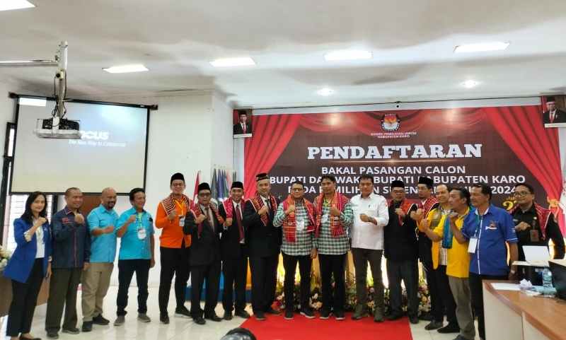 KPU Karo Resmi Terima Berkas Bapaslon Tino & Onasis KPU Karo Resmi Terima Berkas Bapaslon Tino & Onasis