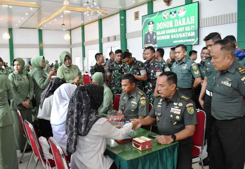 Jelang HUT Ke-77 Korem 043/Gatam Tahun 2024, Anggota Korem Donor Darah Jelang HUT Ke-77 Korem 043/Gatam Tahun 2024, Anggota Korem Donor Darah