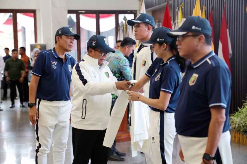 Pj. Gubernur Samsudin Lepas Kontingen Lampung Ikuti PON XXI Aceh-Sumatera Utara 2024 Pj. Gubernur Samsudin Lepas Kontingen Lampung Ikuti PON XXI Aceh-Sumatera Utara 2024