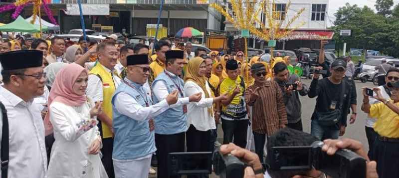 Ansar-Nyanyang Menjadi Pasangan Cagub dan Cawagub Pertama yang Mendaftar di KPU Kepri Ansar-Nyanyang Menjadi Pasangan Cagub dan Cawagub Pertama yang Mendaftar di KPU Kepri