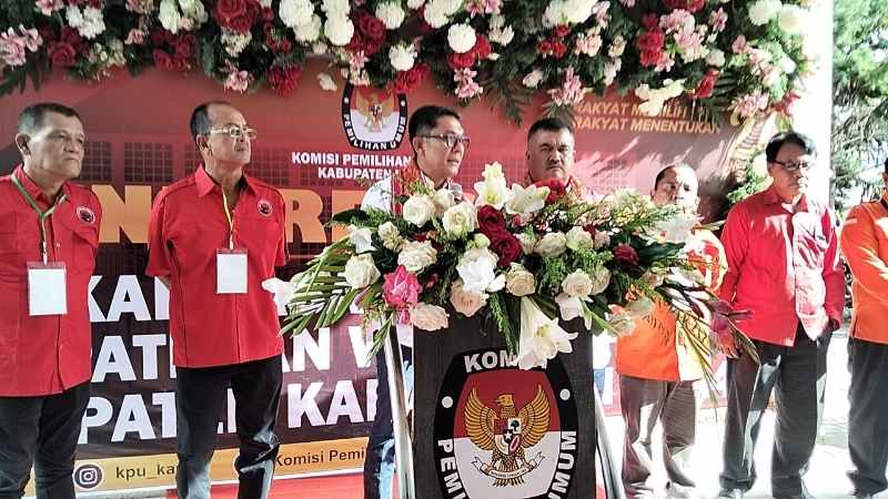 Pasangan Abetnego Tarigan – Edy Suranta Bukit Daftar ke KPU Karo Pasangan Abetnego Tarigan – Edy Suranta Bukit Daftar ke KPU Karo