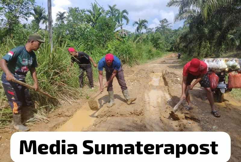 Desa Suka Makmur Kecamatan Sekerak Laksanakan Jum’at Bersih Desa Suka Makmur Kecamatan Sekerak Laksanakan Jum’at Bersih
