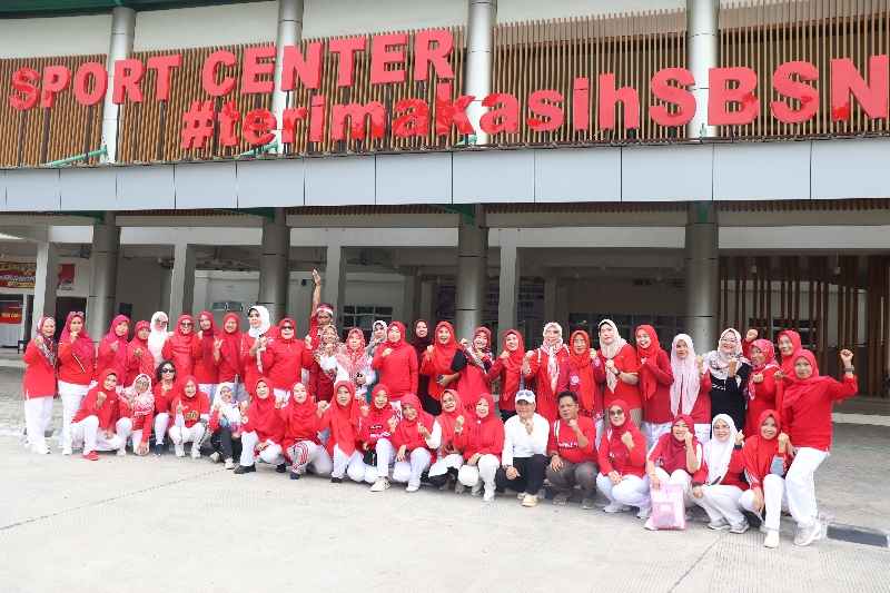 Sivitas Akademika UIN RIL Meriahkan HUT RI yang ke-79 dengan Semangat Merah Putih Sivitas Akademika UIN RIL Meriahkan HUT RI yang ke-79 dengan Semangat Merah Putih