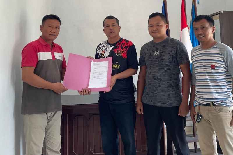 Ingin Membesarkan PWI, Wahyu Ambil Berkas Pencalonan Ketua Periode 2024-2027 Ingin Membesarkan PWI, Wahyu Ambil Berkas Pencalonan Ketua Periode 2024-2027