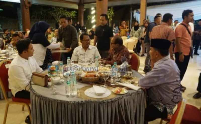 Pj Gubernur Lampung dan Bupati Pesibar Hadiri Rakor Netralitas ASN Pj Gubernur Lampung dan Bupati Pesibar Hadiri Rakor Netralitas ASN