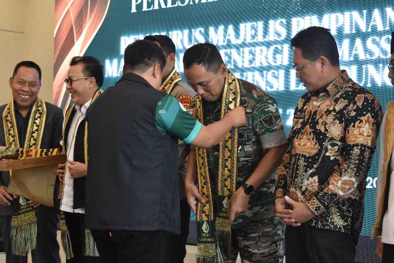 Kasrem 043/Gatam Hadiri Peresmian dan Pengukuhan Pengurus MPW MEBI Lampung Kasrem 043/Gatam Hadiri Peresmian dan Pengukuhan Pengurus MPW MEBI Lampung