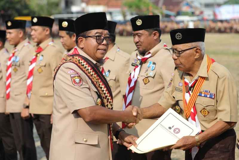 Pj Gubernur Lampung Pimpin Apel Besar Hari Pramuka ke-63, Ini Pesan yang Disampaikan Pj Gubernur Lampung Pimpin Apel Besar Hari Pramuka ke-63, Ini Pesan yang Disampaikan