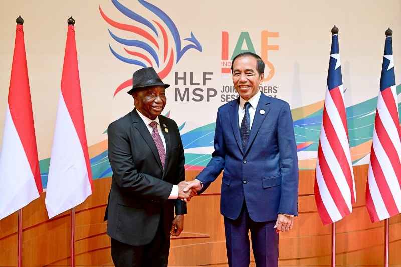 Presiden Jokowi Lakukan Pertemuan Bilateral Dengan Presiden Liberia Presiden Jokowi Lakukan Pertemuan Bilateral Dengan Presiden Liberia