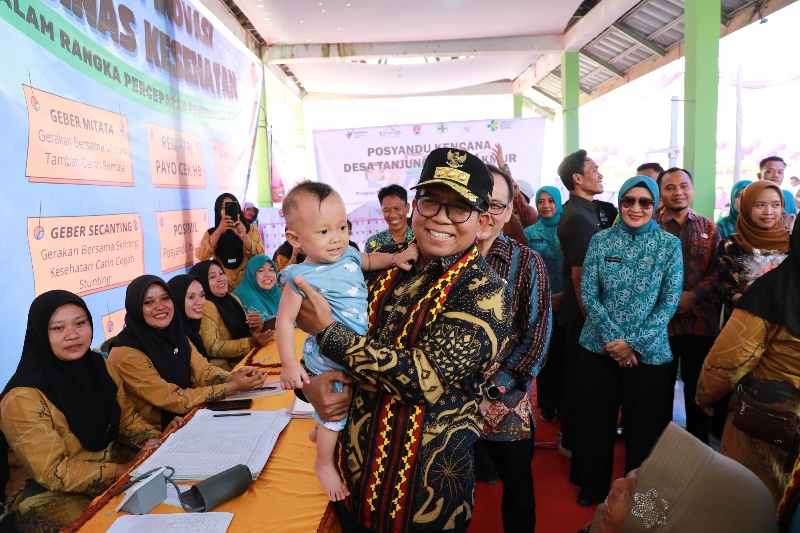 Pj. Gubernur Samsudin bersama Ibu Maidawati Tinjau Penanggulangan Stunting dan Posyandu Pj. Gubernur Samsudin bersama Ibu Maidawati Tinjau Penanggulangan Stunting dan Posyandu