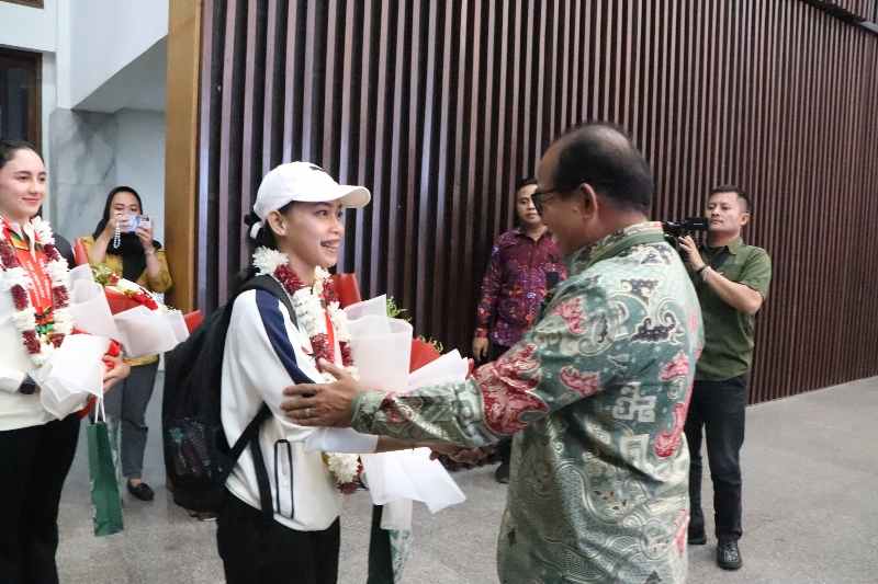 Pj. Gubernur Lampung Gelar Silaturahmi dengan LAN RI dan Atlet Peraih Medali PON XXI Pj. Gubernur Lampung Gelar Silaturahmi dengan LAN RI dan Atlet Peraih Medali PON XXI