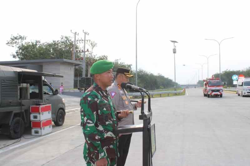 Polres Simalungun Gelar Apel Pasukan Simulasi Pengamanan VVIP Kunjungan Presiden Jokowi Polres Simalungun Gelar Apel Pasukan Simulasi Pengamanan VVIP Kunjungan Presiden Jokowi