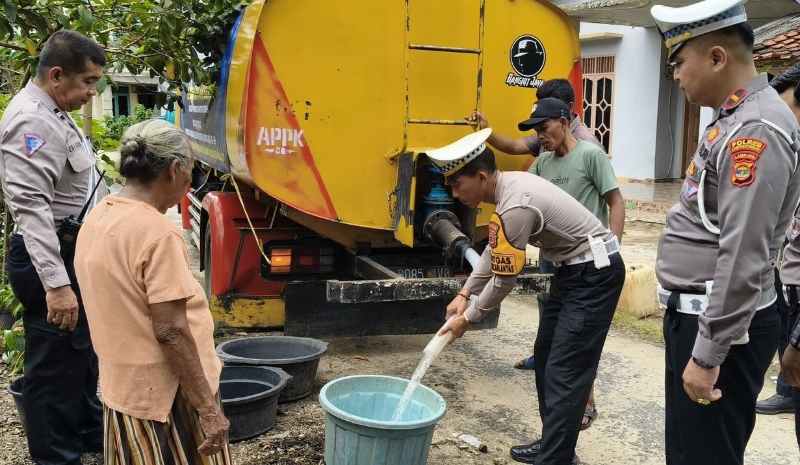Terima Kasih Polres Lampung Tengah, Atas Bantuan Air Bersihnya Terima Kasih Polres Lampung Tengah, Atas Bantuan Air Bersihnya