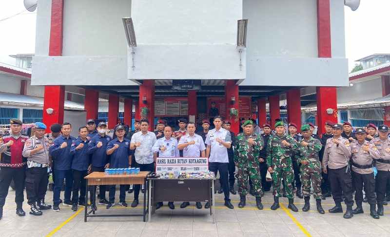 Kadivpas Pimpin Razia Gabungan Rutan Kota Agung Kadivpas Pimpin Razia Gabungan Rutan Kota Agung