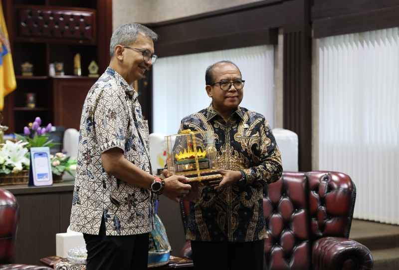 Pj. Gubernur Samsudin Terima Kunjungan LAZ Bakrie Amanah yang Memantau Pembangunan Masjid Al-Bakrie Pj. Gubernur Samsudin Terima Kunjungan LAZ Bakrie Amanah yang Memantau Pembangunan Masjid Al-Bakrie