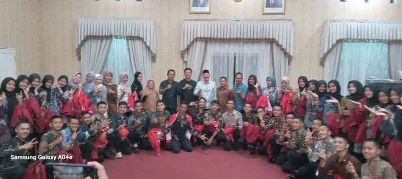 Beri Motivasi, Sabar AS Jamu Purna Paskibraka Pasaman Tahun 2023 dan 2024 Beri Motivasi, Sabar AS Jamu Purna Paskibraka Pasaman Tahun 2023 dan 2024