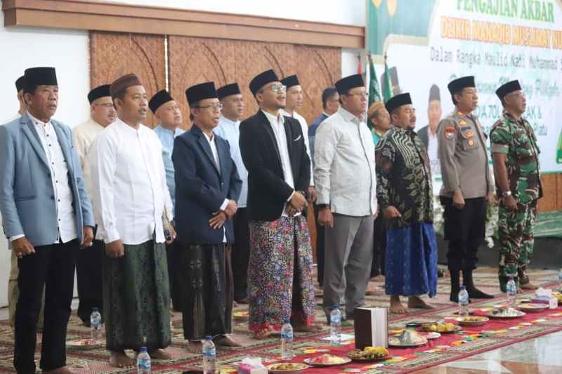 Hadiri Pengajian Akbar Maulid Nabi, Nukman: Momentum Meneladani Sifat dan Perilaku Rasululloh SAW Hadiri Pengajian Akbar Maulid Nabi, Nukman: Momentum Meneladani Sifat dan Perilaku Rasululloh SAW