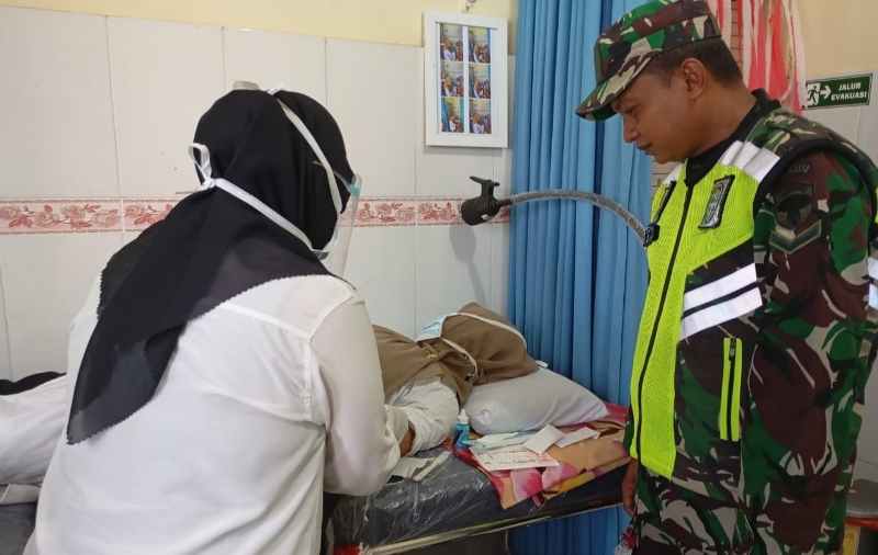 Serda Eko Wahyu Dampingi Pelayanan KB Serentak Dalam Rangka Hari Kontrasepsi Sedunia Serda Eko Wahyu Dampingi Pelayanan KB Serentak Dalam Rangka Hari Kontrasepsi Sedunia