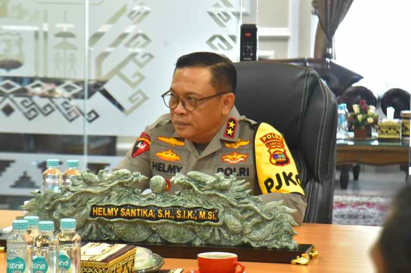 Polresta Bandar Lampung Gelar Tabligh Akbar, Kapolda Serukan Pilkada Aman dan Damai Polresta Bandar Lampung Gelar Tabligh Akbar, Kapolda Serukan Pilkada Aman dan Damai