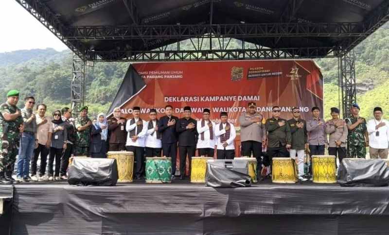 KPU Padang Panjang Gelar Deklarasi Kampanye Pemilu Damai 2024 KPU Padang Panjang Gelar Deklarasi Kampanye Pemilu Damai 2024