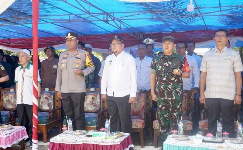 PJ Sekda Haryanto Hadiri Lounching Bedah Rumah di Kampung Dwimulyo Kecamatan Penawartama PJ Sekda Haryanto Hadiri Lounching Bedah Rumah di Kampung Dwimulyo Kecamatan Penawartama