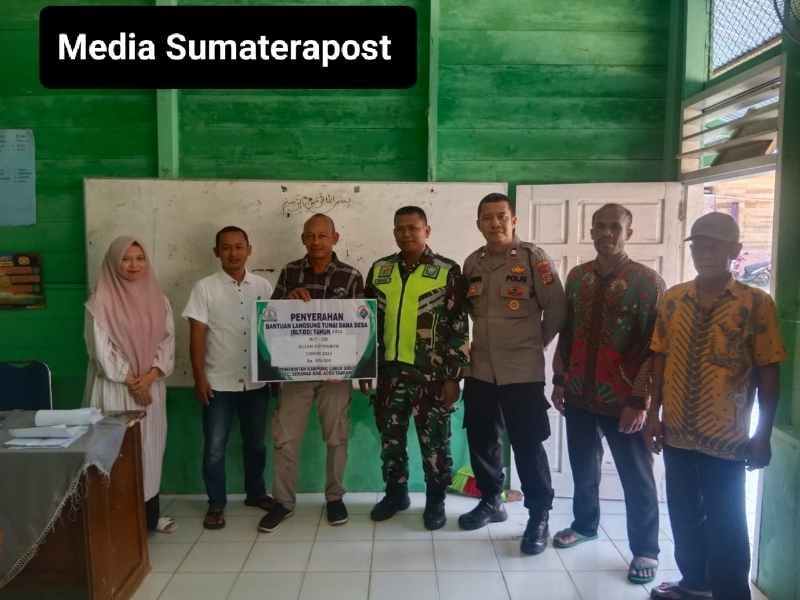 Babinsa Serka Rusli Dampingi Penyaluran Bantuan Langsung Tunai (BLT) Babinsa Serka Rusli Dampingi Penyaluran Bantuan Langsung Tunai (BLT)