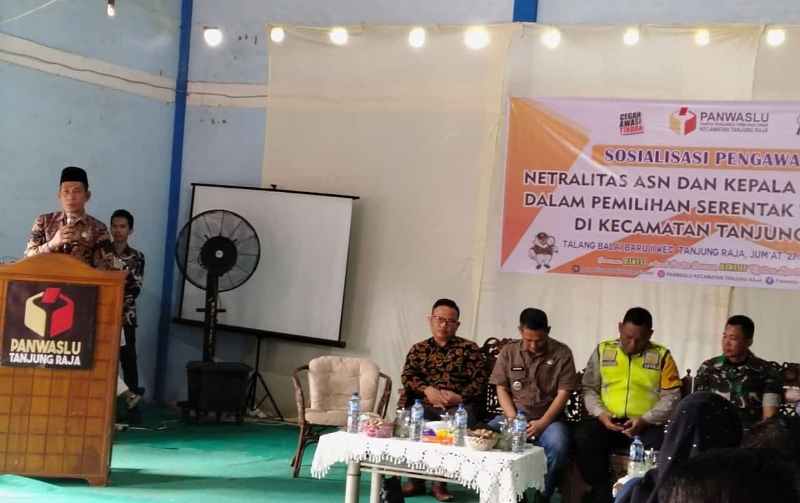 Panwascam Tanjung Raja Gelar Sosialisasi Pengawasan Netralitas ASN & Kades/Lurah Dalam Pemilihan Serentak 2024 Panwascam Tanjung Raja Gelar Sosialisasi Pengawasan Netralitas ASN & Kades/Lurah Dalam Pemilihan Serentak 2024