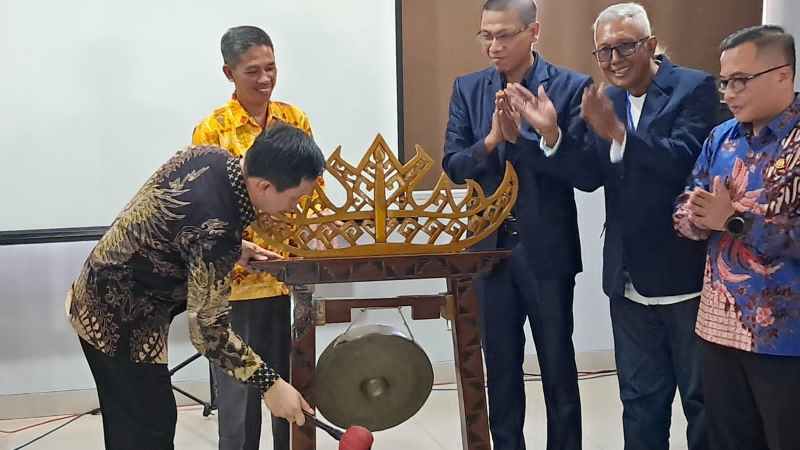 Pj. Bupati Marindo dan Ketua PWI Wirahadikesuma Resmi Membuka Konferkab PWI Pringsewu ke VI Pj. Bupati Marindo dan Ketua PWI Wirahadikesuma Resmi Membuka Konferkab PWI Pringsewu ke VI