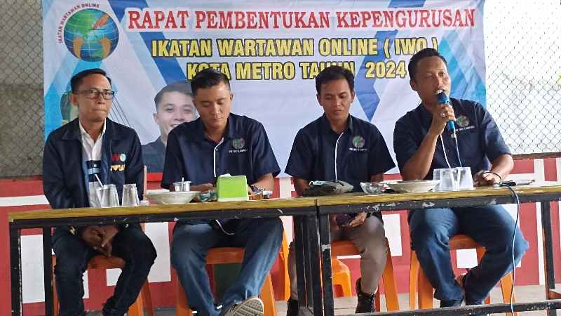 Zuli Andriansyah Resmi Terpilih Sebagai Ketua Ikatan Wartawan Online (IWO) Kota Metro Zuli Andriansyah Resmi Terpilih Sebagai Ketua Ikatan Wartawan Online (IWO) Kota Metro