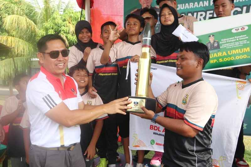 Resmi Ditutup, Ini Pesan Dandim Kepada Atlet Panahan Danrem Cup 043/Gatam Resmi Ditutup, Ini Pesan Dandim Kepada Atlet Panahan Danrem Cup 043/Gatam