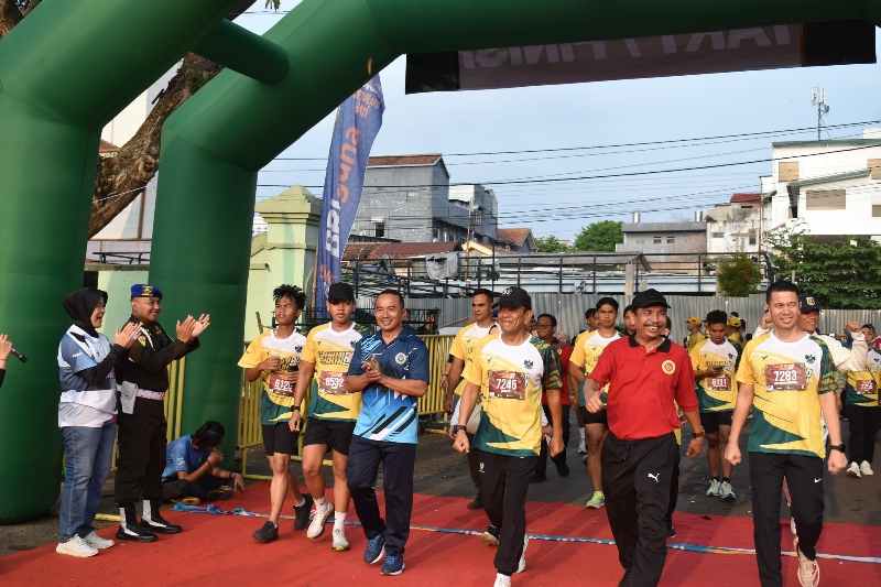 Danrem 043/Gatam Lepas 3.800 Pelari Gatam Run 5 K dan 10 K Danrem 043/Gatam Lepas 3.800 Pelari Gatam Run 5 K dan 10 K
