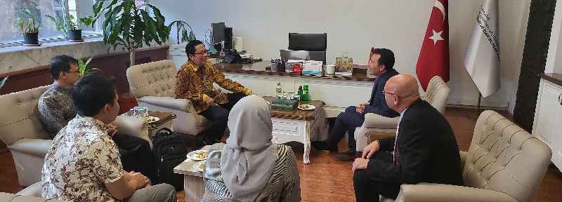 Rektor UIN Raden Intan Lampung Perluas Jejaring Internasional hingga Asia Tengah dan Eropa Rektor UIN Raden Intan Lampung Perluas Jejaring Internasional hingga Asia Tengah dan Eropa