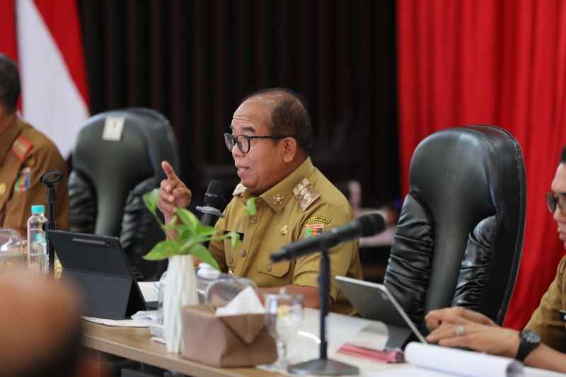 Pj. Gubernur Samsudin Buka Rapim Bersama Kepala OPD dalam Rangka Evaluasi Program Kegiatan 2024 Pj. Gubernur Samsudin Buka Rapim Bersama Kepala OPD dalam Rangka Evaluasi Program Kegiatan 2024