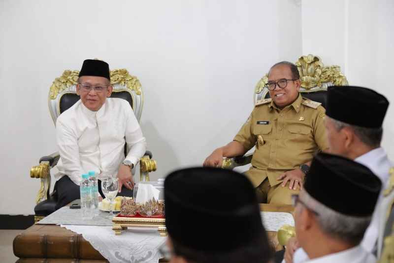 Pj. Gubernur Samsudin Apresiasi Kinerja MUI, Ajak Berkontribusi Aktif dalam Pembangunan Masjid Al-Hijrah Pj. Gubernur Samsudin Apresiasi Kinerja MUI, Ajak Berkontribusi Aktif dalam Pembangunan Masjid Al-Hijrah