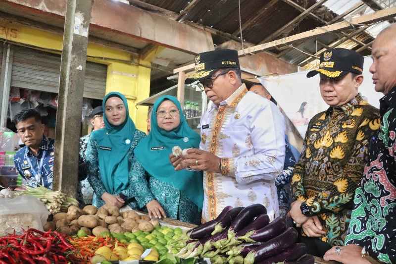 Upaya Pemprov Lampung Kendalikan Inflasi, Pj Gubernur Tinjau Stabilitas Harga Bahan Pokok di Pasar Gading Rejo Upaya Pemprov Lampung Kendalikan Inflasi, Pj Gubernur Tinjau Stabilitas Harga Bahan Pokok di Pasar Gading Rejo