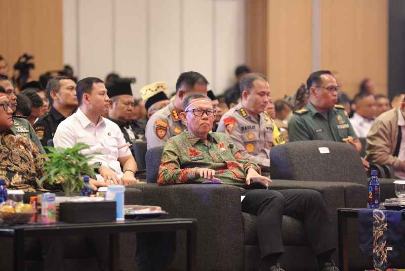 Apel 3 Pilar Kamtibmas Provinsi Lampung, Pj. Gubernur Samsudin Dukung Penuh Upaya Menjaga Stabilitas dan Persatuan Apel 3 Pilar Kamtibmas Provinsi Lampung, Pj. Gubernur Samsudin Dukung Penuh Upaya Menjaga Stabilitas dan Persatuan