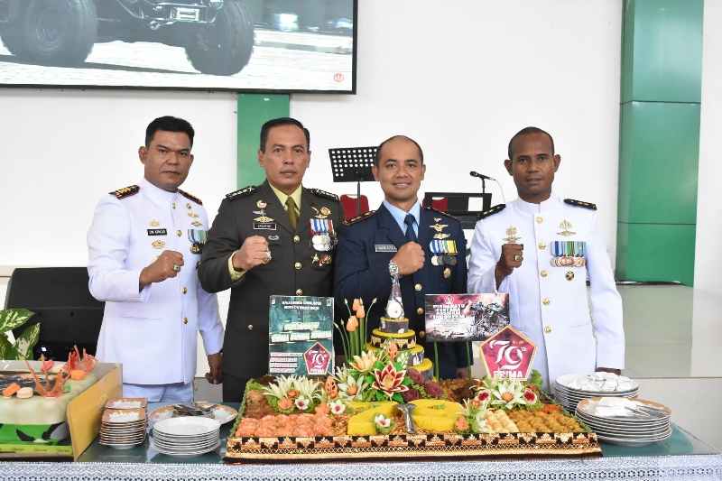 Peringati HUT Ke-79 Tahun 2024 TNI Wilayah Provinsi Lampung Gelar Upacara Peringati HUT Ke-79 Tahun 2024 TNI Wilayah Provinsi Lampung Gelar Upacara