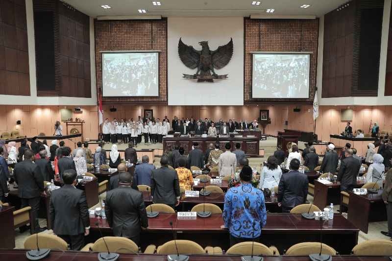 Sidang Paripurna ke-5 DPD RI Tetapkan Keanggotaan Alat Kelengkapan Sidang Paripurna ke-5 DPD RI Tetapkan Keanggotaan Alat Kelengkapan