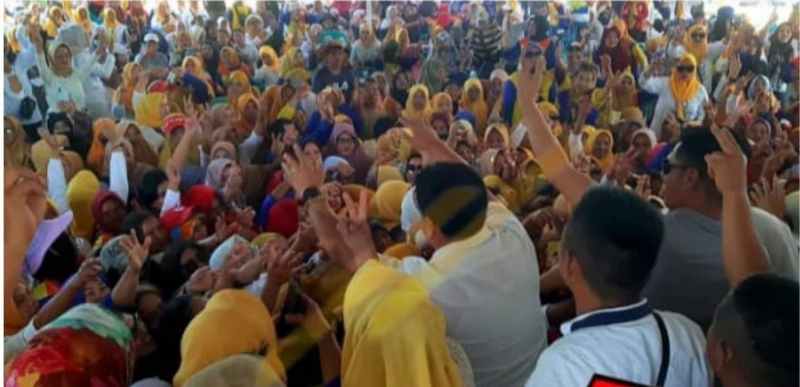 Deklarasikan Kemenangan AZHARI-BAMBANG, Barisan SRIKANDI Lebong Menuju Perubahan Deklarasikan Kemenangan AZHARI-BAMBANG, Barisan SRIKANDI Lebong Menuju Perubahan