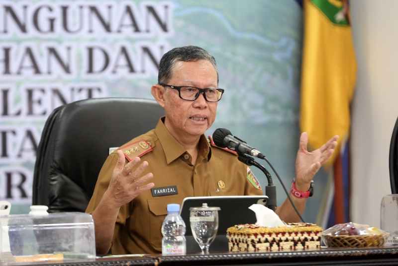 Sekdaprov Fahrizal Buka FGD tentang Pengembangan Kawasan Kota Baru Sekdaprov Fahrizal Buka FGD tentang Pengembangan Kawasan Kota Baru